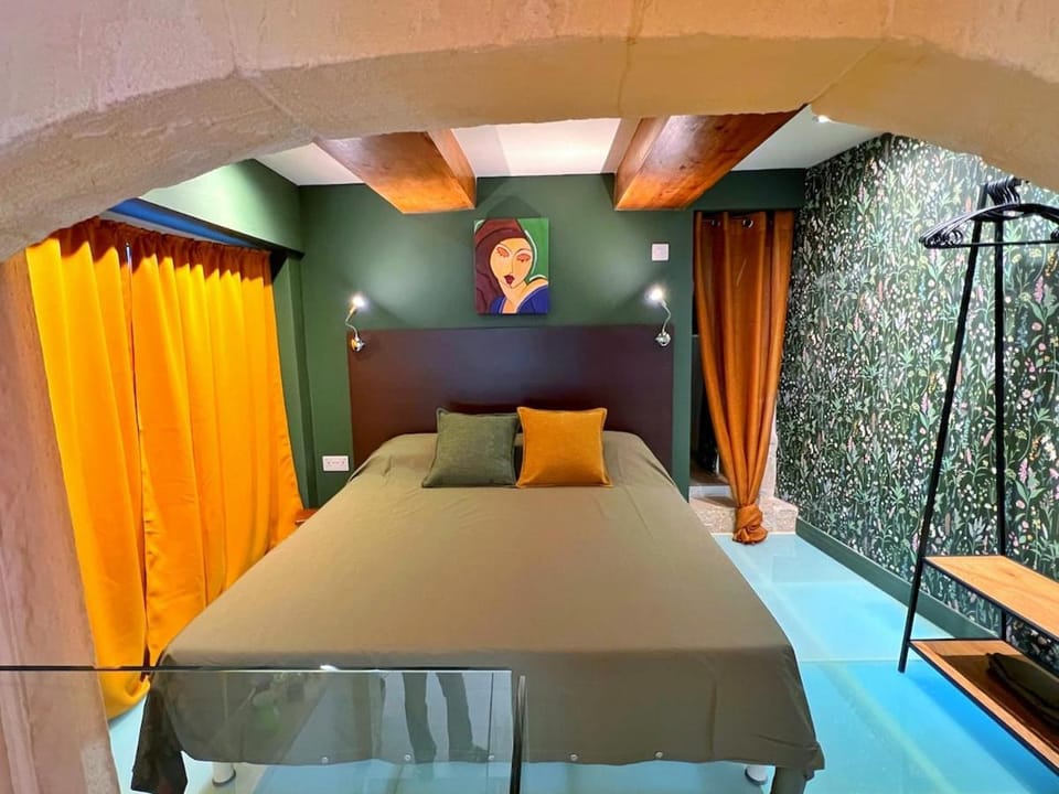 Dar Divinus - Eat, Wine, Sleep House in Malta