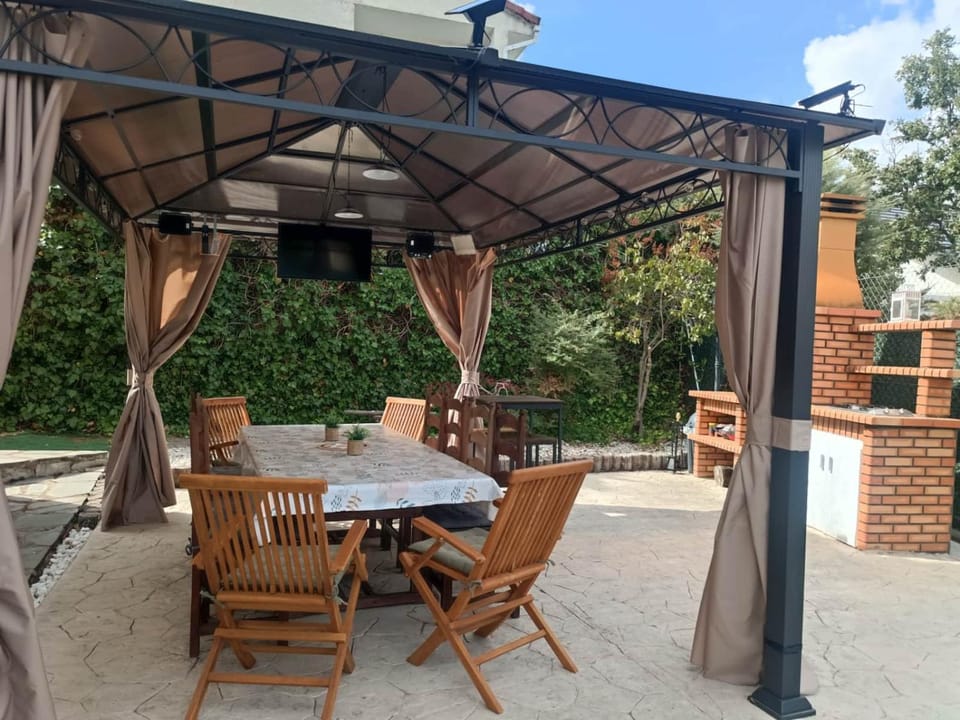 Patio, BBQ facilities, Dining area