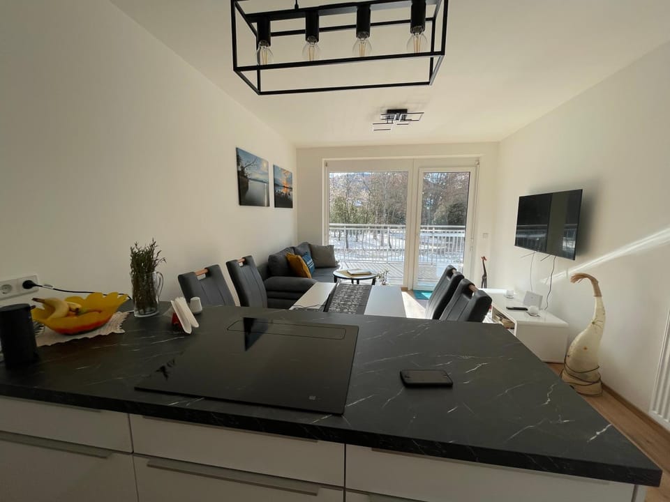 TV and multimedia, Kitchen or kitchenette, Dining area