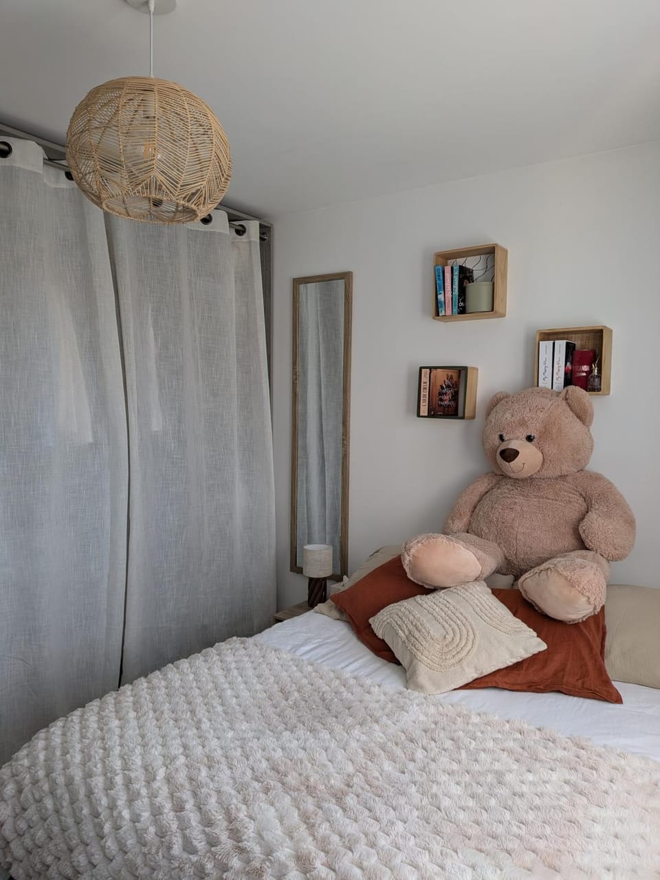 Chambre cocooning à 15min du circuit des 24H Vacation rental in Le Mans