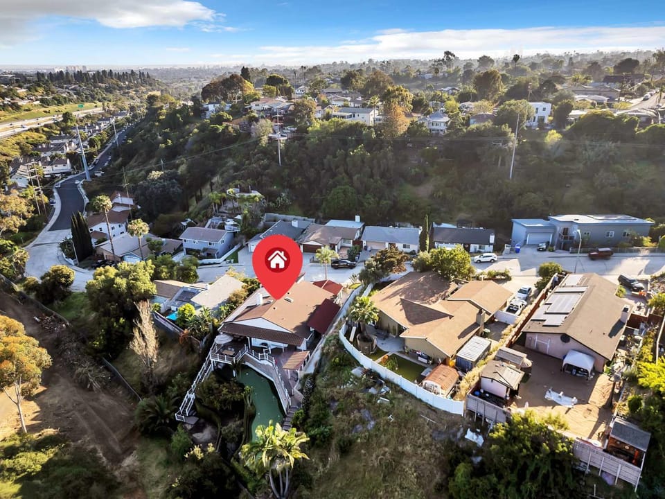 New Modern 4BR- 2BA Home - Prime San Diego House in San Diego