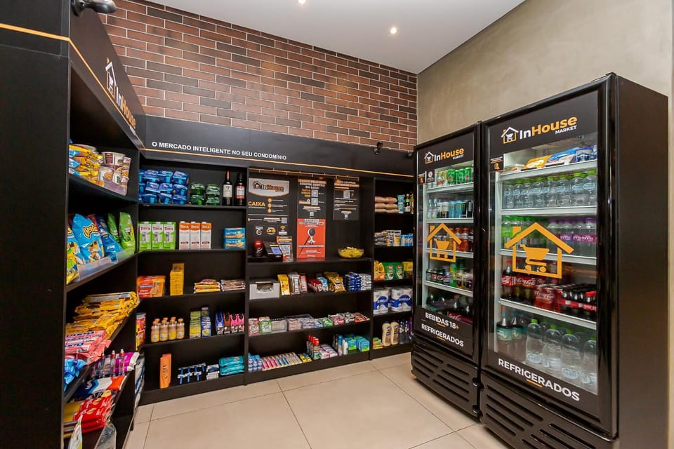 Supermarket/grocery shop