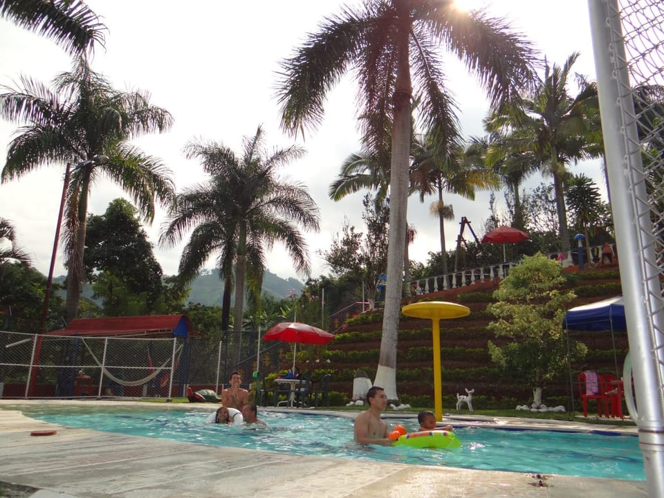 Finca La Piscina House in Caldas, Colombia
