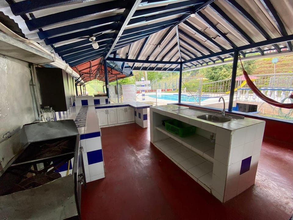 Finca La Piscina House in Caldas, Colombia