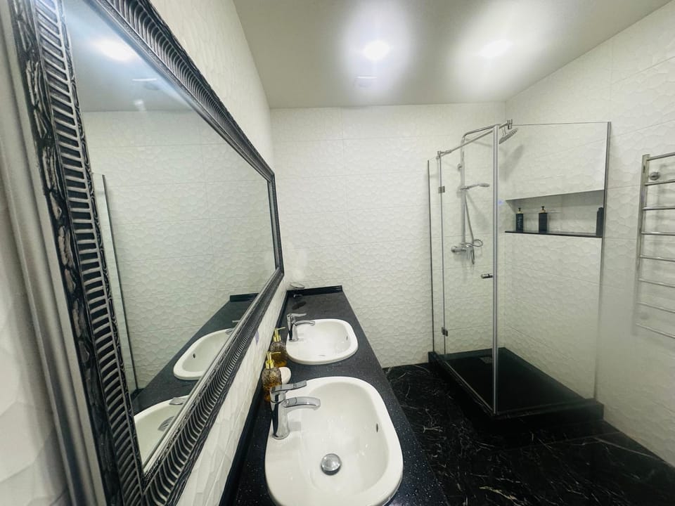 VIP apartments большая Дельмар , рядом с мост сити Apartment in Dnipro