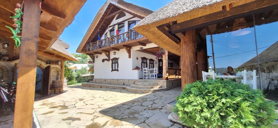 Pensiunea Casa Sobarului House in Moldova