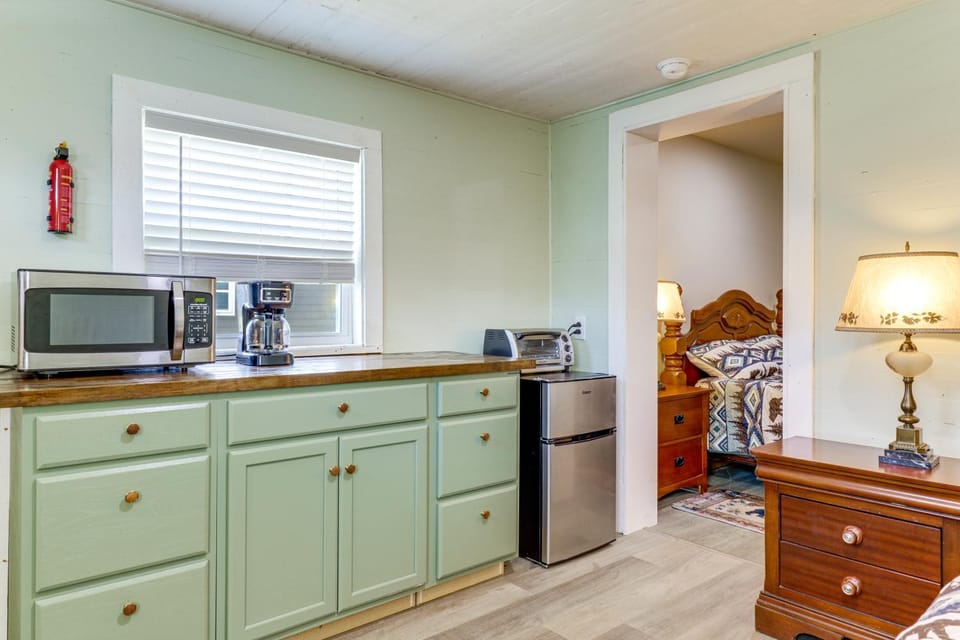 2 Mi to Great Smoky Mtns NP! Cozy Cabin Retreat Cabin in Townsend