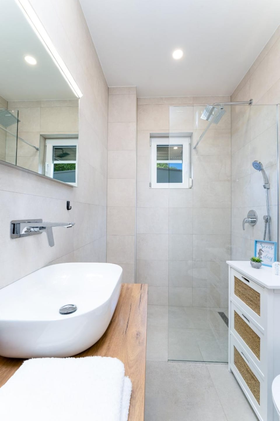 Sunny Place Apartment With Pool Apartment in Makarska