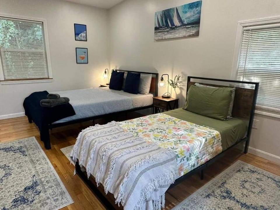 -No16- Extra Spacious Room in a House - 10 min to Green Line T Station & Boston College - Centrally Located at Brighton Boston Vacation rental in Brookline
