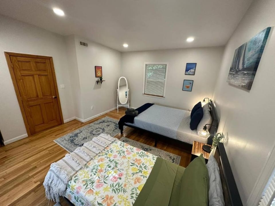 -No16- Extra Spacious Room in a House - 10 min to Green Line T Station & Boston College - Centrally Located at Brighton Boston Vacation rental in Brookline