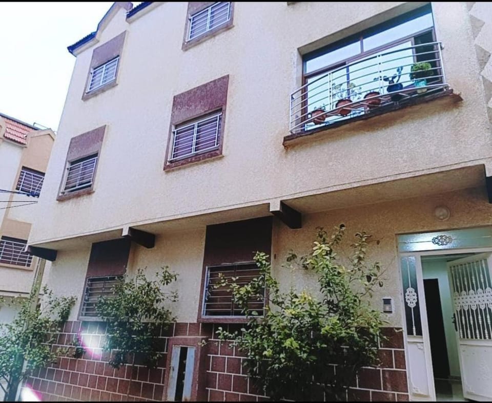 شقة عائلية عصرية هادئة ومريحة ذات موقع استراتيجي ممتاز Apartment in Fez-Meknès