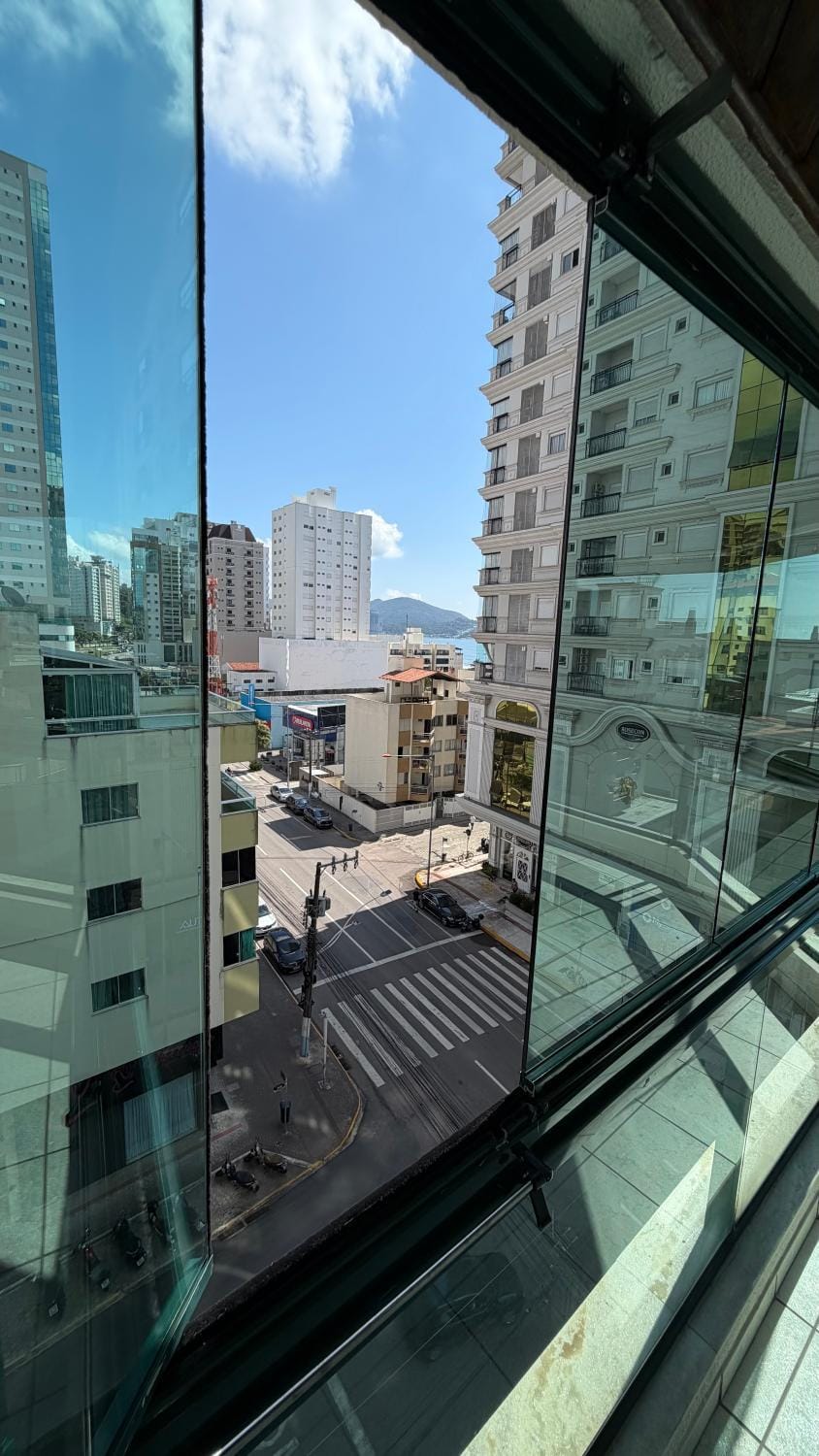 Amplo Apartamento a 100 metros do Mar na Meia Praia Apartment in Porto Belo
