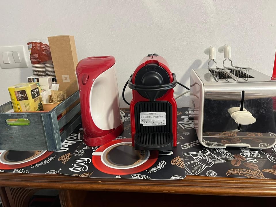 Coffee/tea facilities, Kitchen or kitchenette, toaster