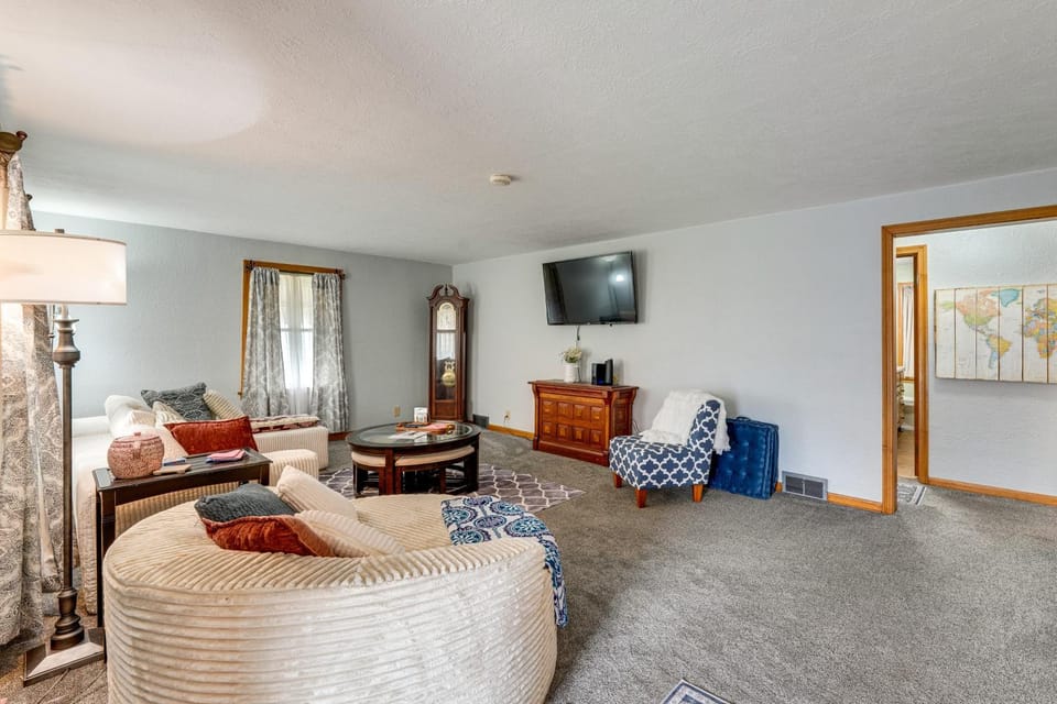 1 Mi to Dtwn Tiffin! Brick Bungalow w/ Patio, Yard House in Ohio