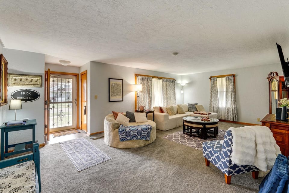 1 Mi to Dtwn Tiffin! Brick Bungalow w/ Patio, Yard House in Ohio