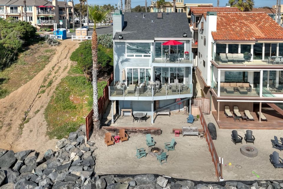 Pacific Edge Retreat, Entire Estate, Ocean Views, Luxury Coastal Escape House in Oceanside