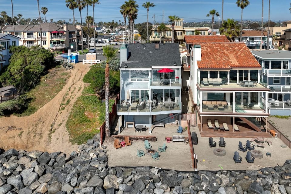 Pacific Edge Retreat, Entire Estate, Ocean Views, Luxury Coastal Escape House in Oceanside