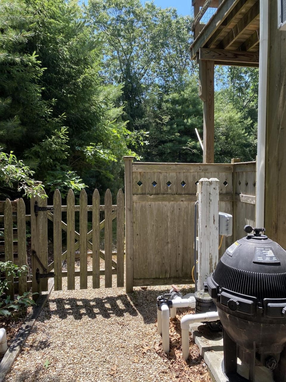 A Cozy Family-Friendly Wooden House In Tree Paradise Close to Ocean & Bay Beach House in Noyack