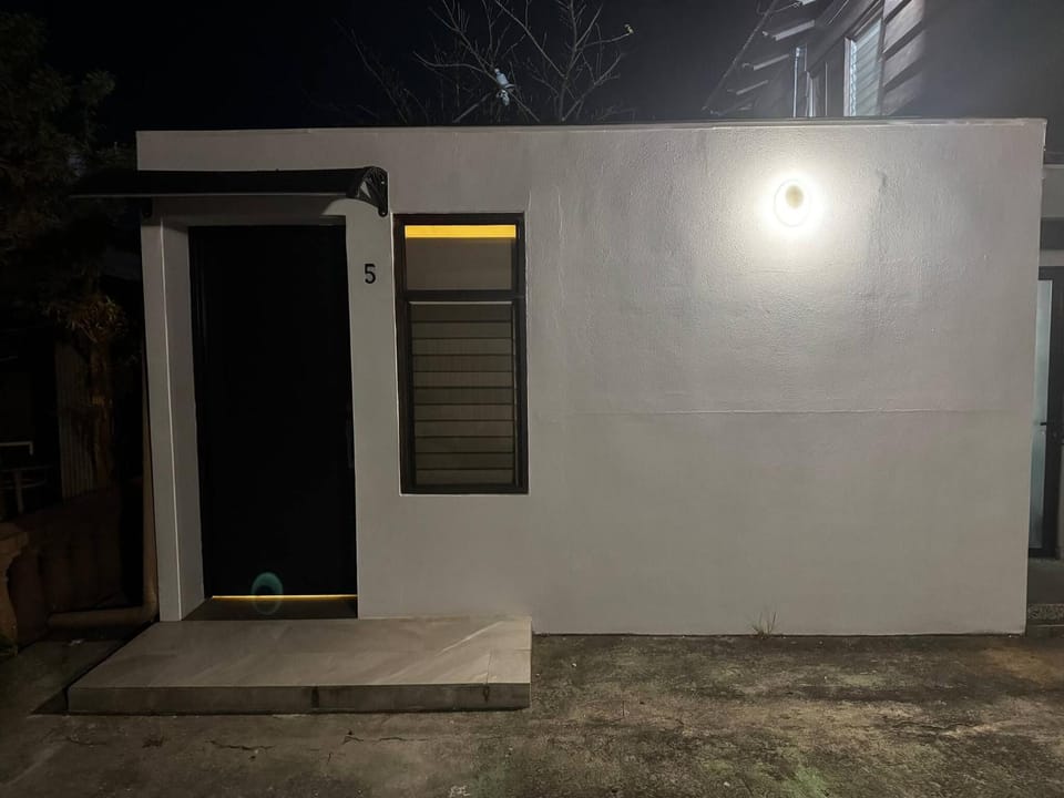 Studio 05 in Santa Ana Central, Convenient, and Comfortable Apartment in San José Province