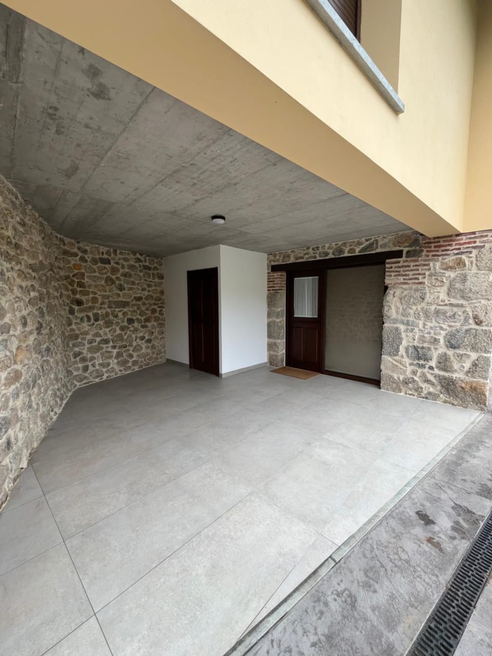 Facade/entrance, Parking