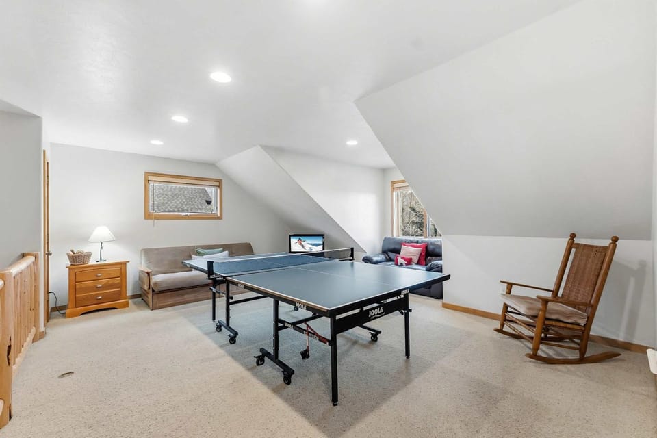 Scenic Silverthorne House - Hot Tub & Deck w Views House in Silverthorne