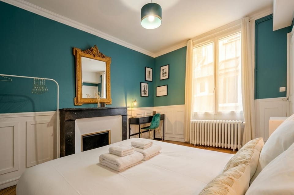 Bed, Bedroom
