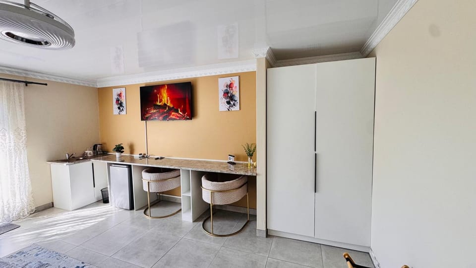 TV and multimedia, wardrobe