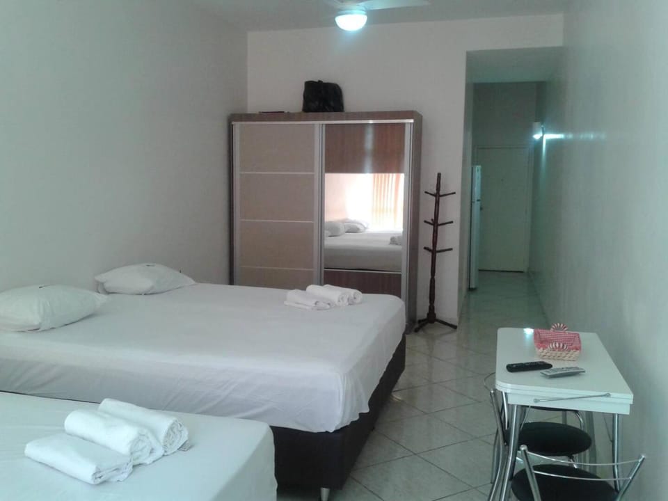 Studio Copacabana com Garagem a 3 Min da Praia para até 4 Pessoas Apartment in Rio de Janeiro