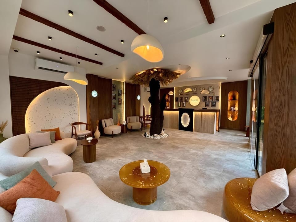 Property building, Lobby or reception, Seating area, Area and facilities