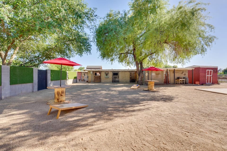 Outdoor Space, Near Everything: Glendale Getaway! House in Glendale