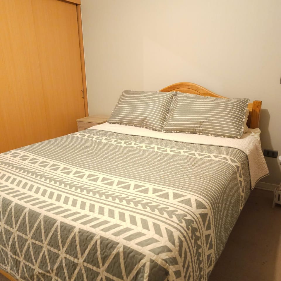 HABITACIONES DISPONIBLES A 1 CUADRA DEL LIDER DE PEÑABLANCA, Locomoción a pocos metros, colectivos, micros y metro Vacation rental in Santiago Metropolitan Region