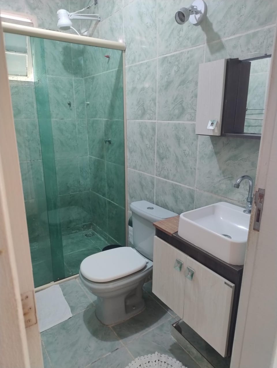 Shower, Bathroom, towels, Internal: Not applicable to any particular room