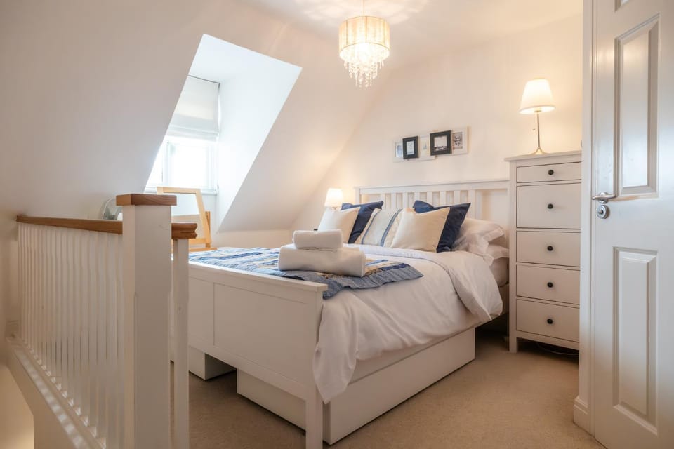 Beautiful Two Bedroom Home Near Cirencester House in Cirencester