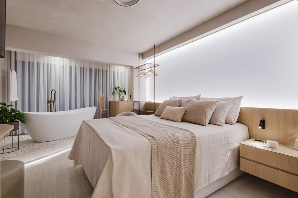 Photo of the whole room, Bedroom