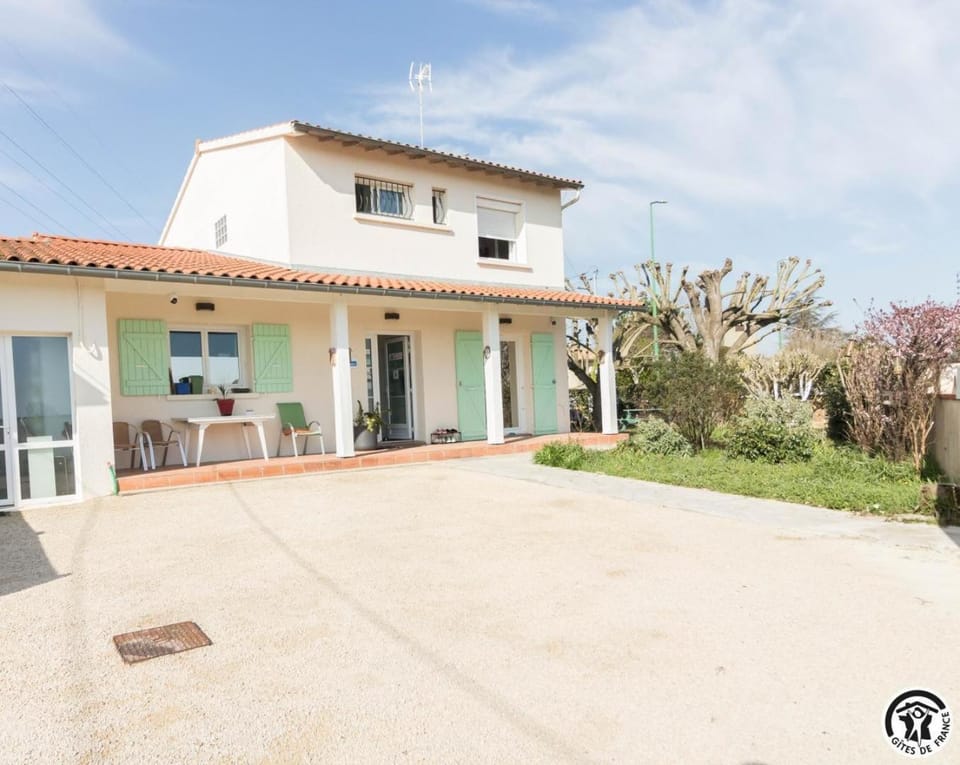 Maison venitia 14 personnes House in Occitanie