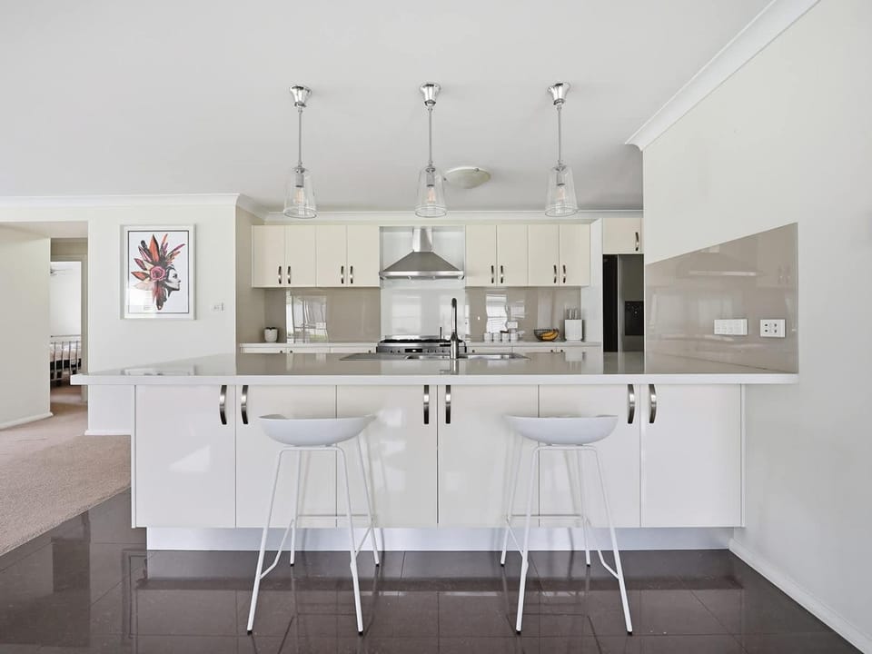 The Fairway - Refined Living & Private Guest Suite House in Canobolas