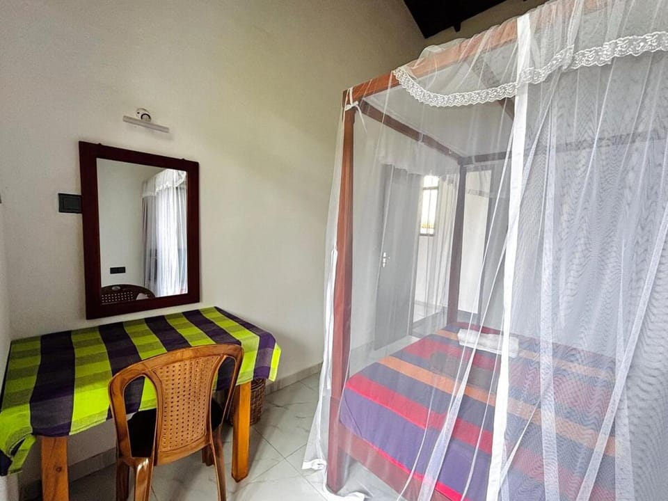 Villa 51 2nd Floor - Cozy Sunrise Bliss 2B Apartment in Hikkaduwa
