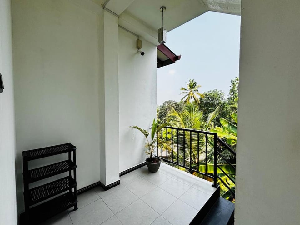Villa 51 - First & Second Floors 4 B Gateways Apartment in Hikkaduwa