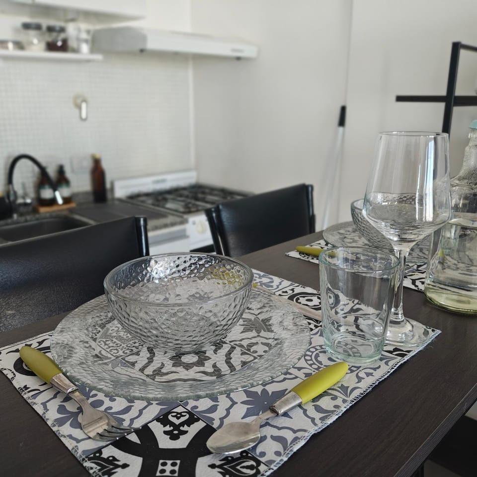 Kitchen or kitchenette, Food and drinks