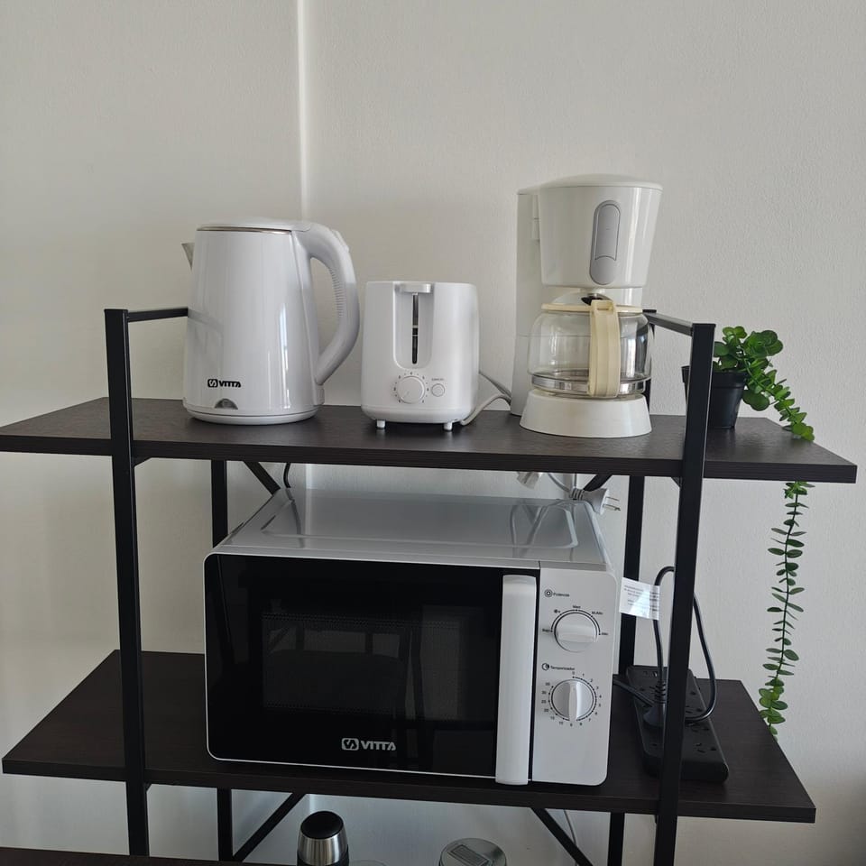 Coffee/tea facilities, Breakfast, microwave, toaster