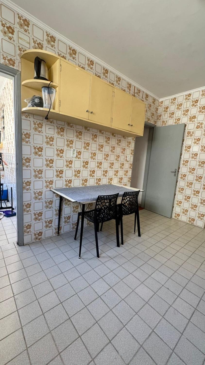 Kitchen or kitchenette, Dining area, Communal kitchen, stove