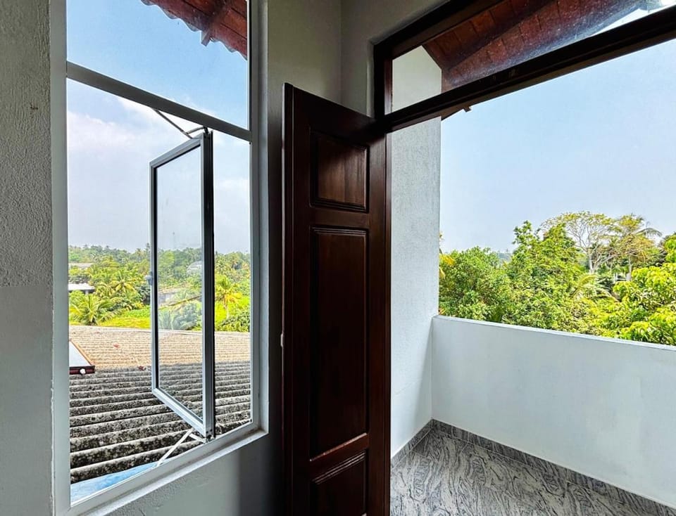 Villa 51 - Full Villa 6 B Gateways Apartment in Hikkaduwa