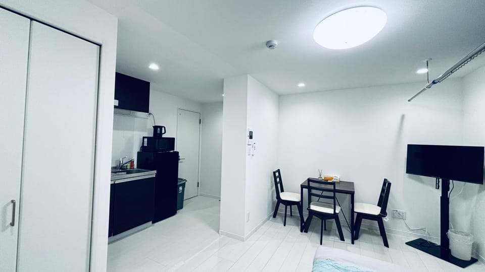 TV and multimedia, Kitchen or kitchenette, Dining area, stove