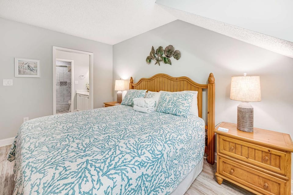 New 2BR Lake View Ocean Views with Amazing Pool House in South Carolina