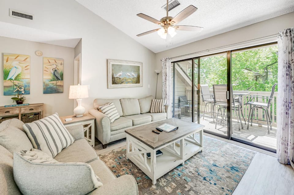 New 2BR Lake View Ocean Views with Amazing Pool House in South Carolina