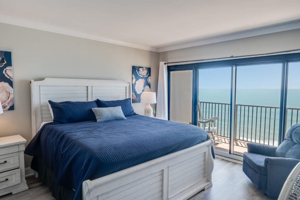 5 Bedroom Penthouse with Amazing Oceanfront Views House in Cherry Grove Beach