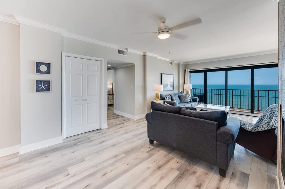 5 Bedroom Penthouse with Amazing Oceanfront Views House in Cherry Grove Beach