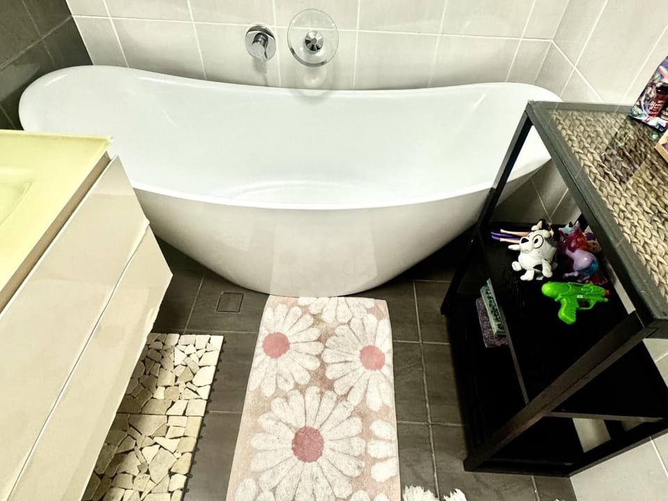Bathroom, Bath
