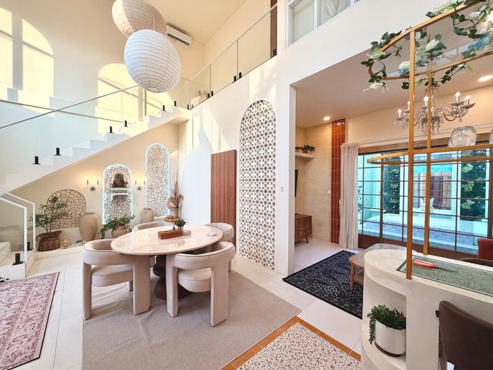 Designer 2 bedroom villa on Berawa Canggu Villa in North Kuta