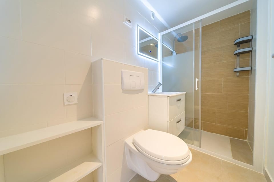 28 Grand Rocher Bright & quiet ground floor 4 BDR Apartment in Auvergne-Rhône-Alpes